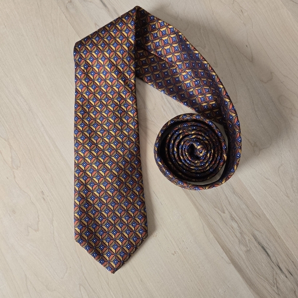 NWT!🇨🇦 DION Elegant Geometric Tie in Gold Yellow and Blue - Picture 3 of 6
